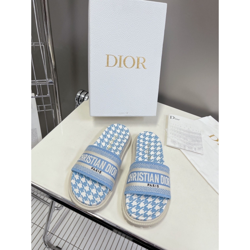 ch**an D*or slippers